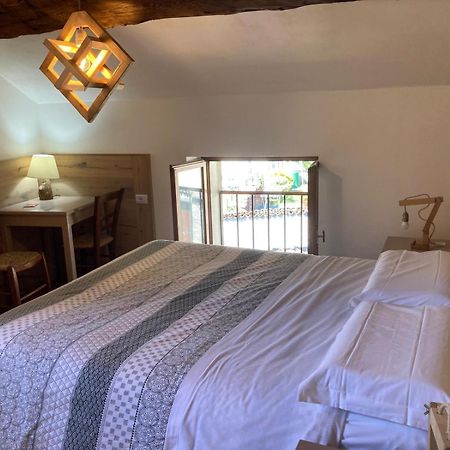 フェルトレ A Casa Di Checco Bed & Breakfast エクステリア 写真