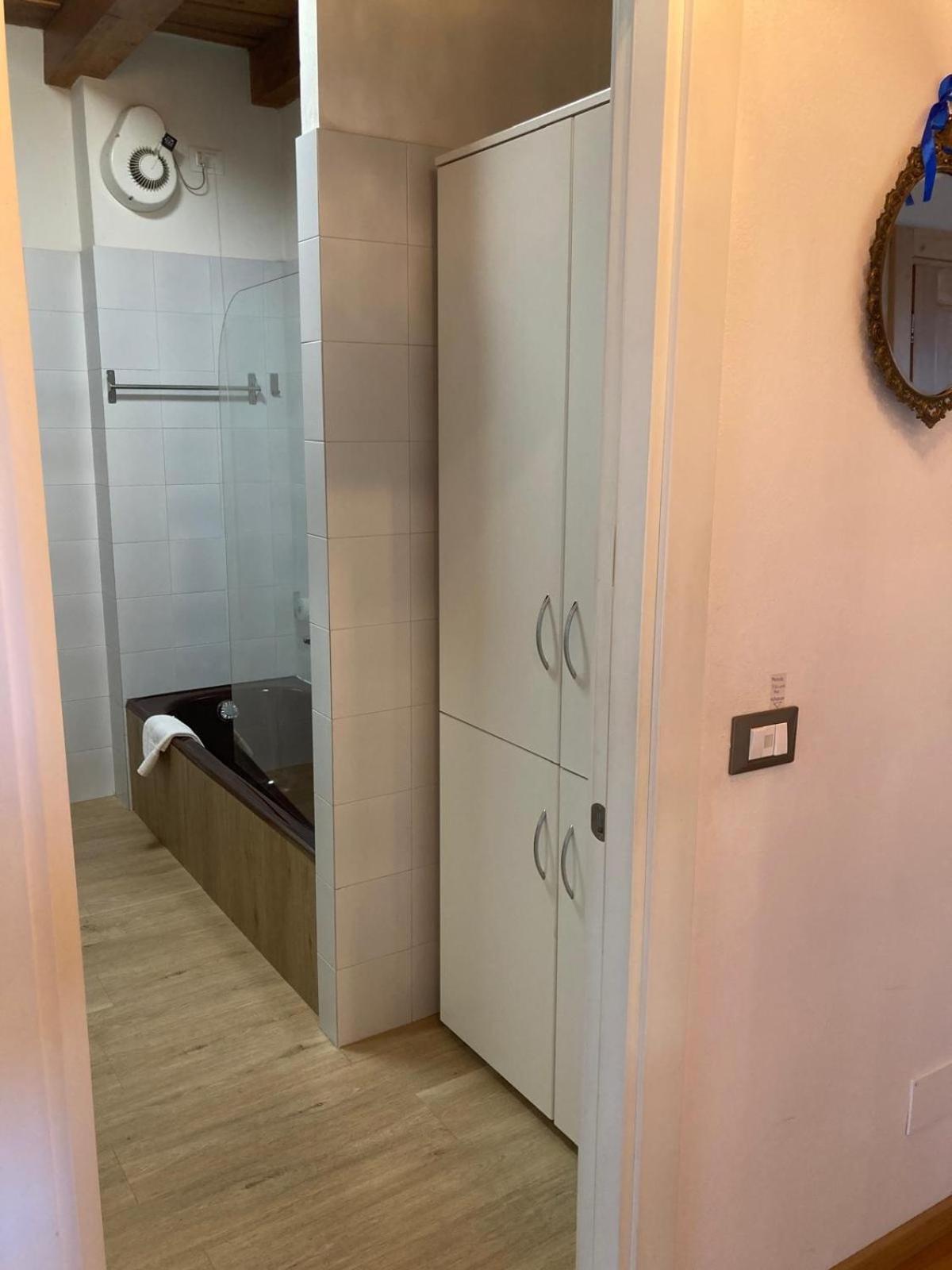 フェルトレ A Casa Di Checco Bed & Breakfast エクステリア 写真